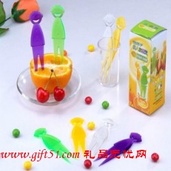 開(kāi)心男孩水果叉