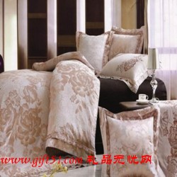 簡(jiǎn)約,極富現(xiàn)代感的絲錦繡床上用品四件套