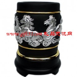 金烏炭雕馬到成功筆筒定制,商務(wù)筆筒訂購