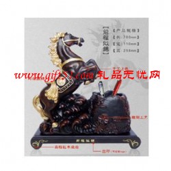 馬到成功辦公筆筒擺件