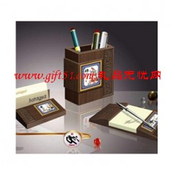 木質(zhì)文具辦公四件套