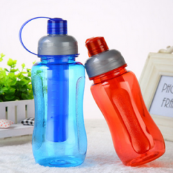 夏季運(yùn)動塑料太空水杯